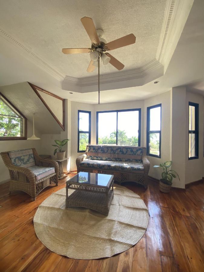 סאן ג'ואן Tahanan Resort מראה חיצוני תמונה